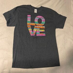 Gray Love Never Fails 1 Corinthians 13:8 Kerusso Shirt Size Medium